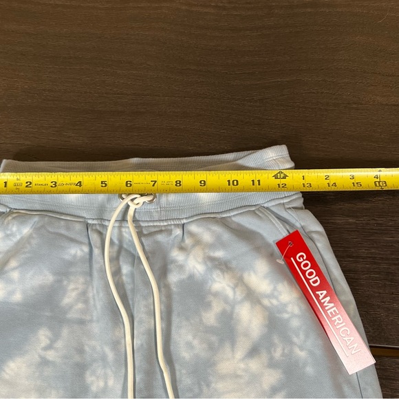 Good American Tie Dye Sweatshort Cloud Tie Dye002 Size 0 XS NWT - Picture 9 of 14